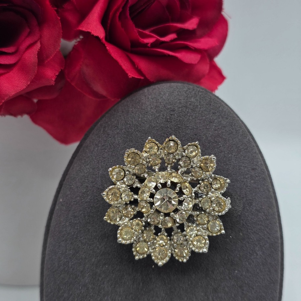 Vintage Champagne Rhinestone Brooch Flower Design Silver Tone Crystal Pin